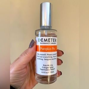 Center fragrance in Pumpkin Pie 4oz bottle